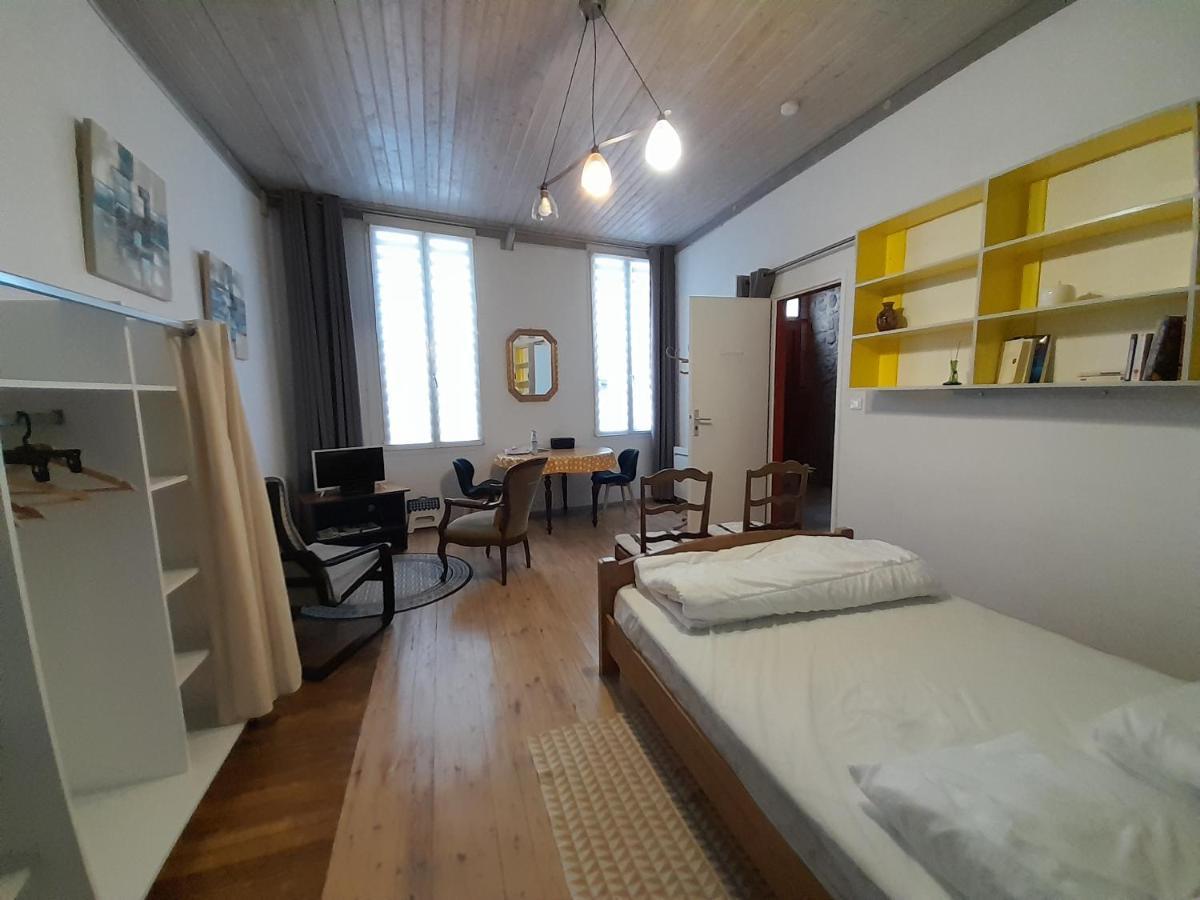 Résidence Les Volets Bleus: Studio de 30 m² classé 2 * Rochefort-sur-Mer Extérieur photo